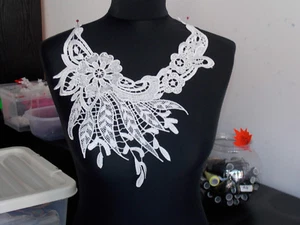 Parche bordado blanco marfil encaje YUGO pecho aplique motivo vestido baile disfraz - Imagen 1 de 1