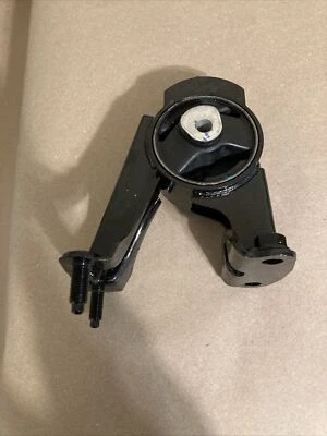 Suporte de torque de montagem do motor A72024 serve para Toyota Prius V 1.8L 12-17 - Imagem 1 de 2