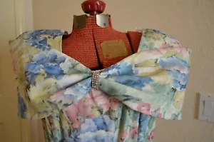 SPLENDIDO ABITO DA COCKTAIL VINTAGE ANNI 80 MANTELLO SPALLA STAMPA FLOREALE DI PANTAGIS - Foto 1 di 10