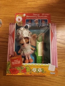 Vintage 1983 Kenner Ballerina Dancin’ Strawberry Shortcake New In Damaged Box - Picture 1 of 3