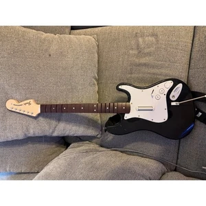 Harmonix Rock Band 4 Fender Stratocaster Wireless Guitar Controller – Xbox One - Picture 1 of 3
