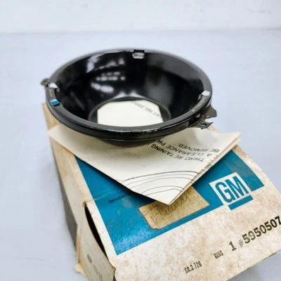 Faro exterior izquierdo cubo taza bombilla retenedor faro estampado NOS OE Corvette Foto 1 de 4