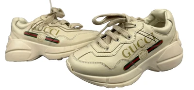 Gucci Rhyton 585089 27 Niños 10.5 Zapatos de Entrenamiento Cuero Crema Tenis Atléticos Foto 1 de 4