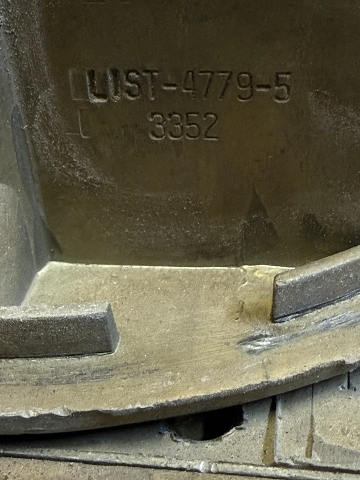 Carburador mecánico secundario Holley 4779-5 750 CFM 4150 doble bomba Foto 1 de 4