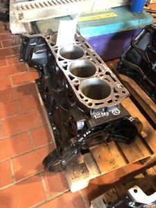 Mercedes Benz Motor Motorblock M102  102.982 230E Vermessen - Foto 1 di 8