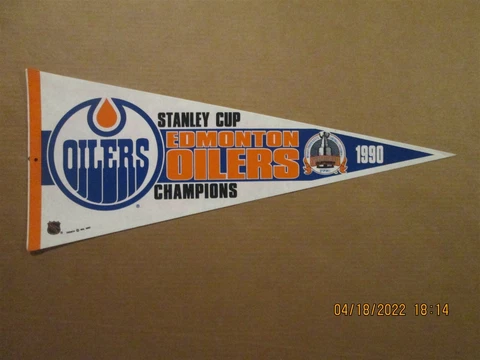 NHL Edmonton Oilers Vintage Circa 1990 Stanley Cup Champions Hockey Pennant Cover