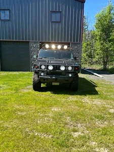2008 H2 black. garage kept. 2nd owner. 151,000 kilometers. 3rd row seating. - Picture 1 of 16