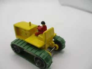 MATCHBOX LESNEY No. 8A-2 CATERPILLAR TRACTOR. CODE 3 RED DRIVER/NEW GREEN TREAD - Picture 1 of 17