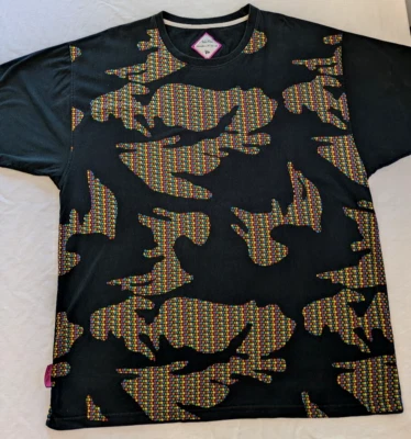 Мужская футболка New Era Dot 2XL (см. размеры) черный многоцветный радужный камуфляж - Изображение 1 из 4