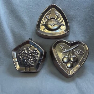 West Bend COPPER TONE METAL MOLDS, Kitchen Wall Decor Crab Grapes Cherries Vtg - Picture 1 of 12