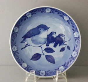 Royal Copenhagen Porzellan 1982 Muttertag Teller Mutter Rotkehlchen mit Babys  - Bild 1 von 2