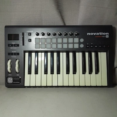 Novation Launchkey 25 MK3 25 Key MIDI Keyboard Tested And Working No Cables - image 1 of 4