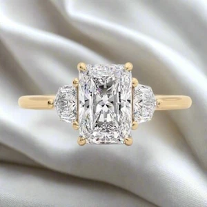 Anillo de compromiso de moissanita de corte radiante de 2 quilates en oro amarillo Vermeil - Imagen 1 de 3