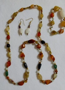 Set Collana, Bracciale e Orecchini Vintage Semi Preziosi Lucidi Multi Pietra - Foto 1 di 7
