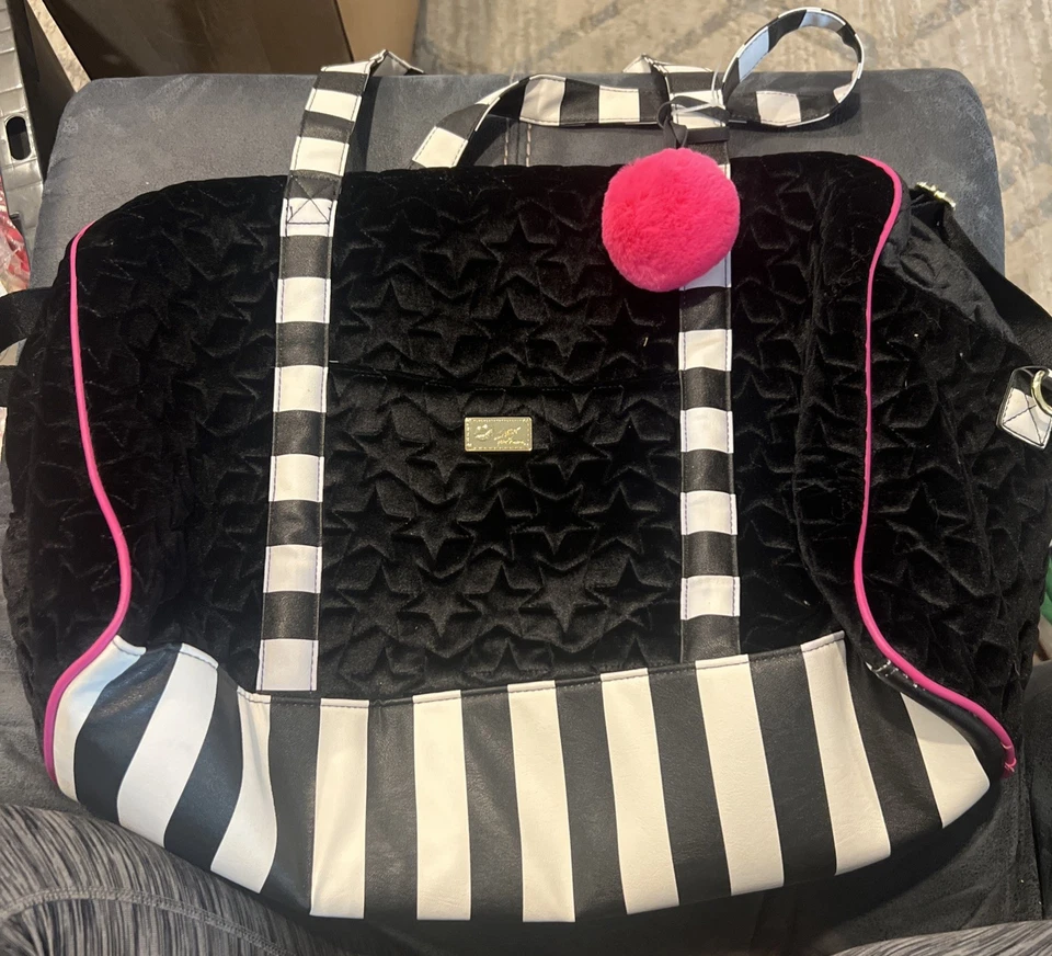 Bolso de viaje Betsey Johnston acolchado de algodón para fin de semana Foto 1 de 4