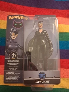 Catwoman DC 7" Action Figure Bendyfigs SEALED w/ Display Stand - Picture 1 of 2