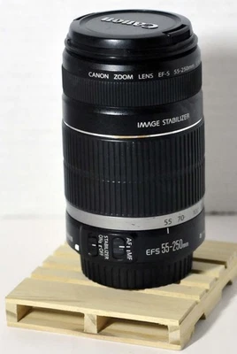 Canon EF-S 55-250mm F/4-5.6 IS Telephoto Zoom Lens - Image 1 of 4