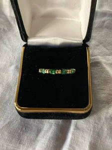 Camrose & Kross JBK Gold and simulated Emerald 10th Anniversary Band Size 9. - Picture 1 of 7