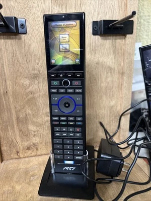 Mando a distancia WiFi RTI T2X con base y fuente de alimentación Foto 1 de 4