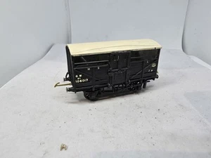 KIT BUILT OO SCALE AIRFIX CATTLE WAGON GREY COLOUR SPRATT AND WINKLE COUPLINGS - Picture 1 of 4