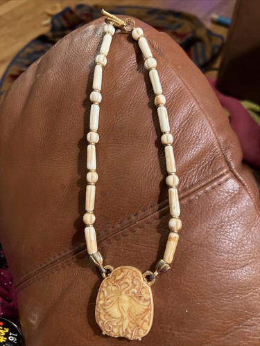 OFF WHITE Collana Vintage Off Perline Bianche Tono Oro Hardware con Ciondolo Cigno Bianco