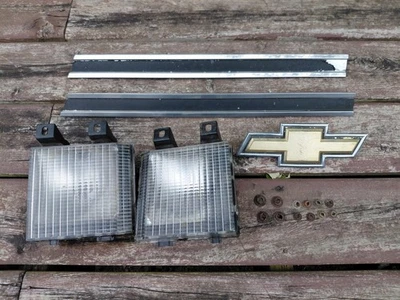 CHEVY SILVERADO 1983-1984 MOLDURA DE REJILLA + PAJARITA + INTERMITENTES OEM ACERO INOXIDABLE  Foto 1 de 4