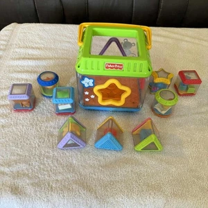 Fisher-Price Peek A Blocks Formsortierer Aktivitätswürfel Lernspielzeug Vintage 2003 - Bild 1 von 14