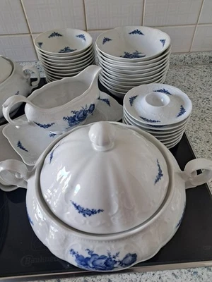 Kompl. Essgeschirr  mit 2 Suppenterrinen + SchüsselnSeltmann Weiden, top Zustand - Bild 1 von 4