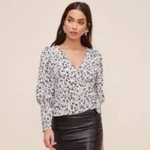 ASTR The Label Classic Floral Black and Ivory Wrap Top Bishop Sleeves Size XL - Picture 1 of 12
