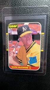 1987 LEAF #46 MARK MCGWIRE OAKLAND ATHLETICS - Picture 1 of 2