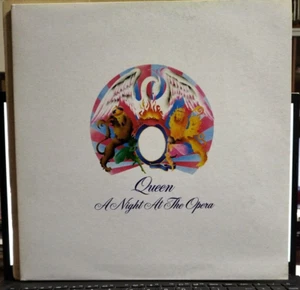 QUEEN - A NIGHT AT THE OPERA LP 33 GIRI VINILE STAMPA ITALIANA NUOVO 1975 (1976) - Foto 1 di 18