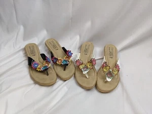 Tuscany By Easy Street White Black Multicolor Flower Thong Sandals 2 Pr Sz7.5  - Picture 1 of 4