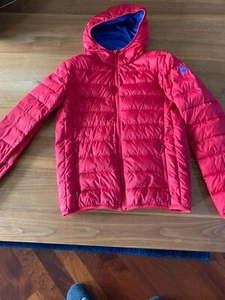 Leichte, rote Herren Daunenjacke von New Balance Gr. S Maße - Bild 1 von 10