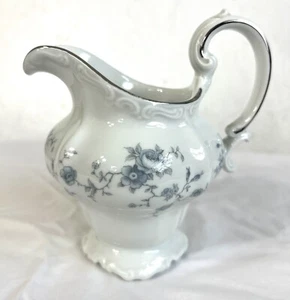 Vint. Johann Haviland Bavarian China Creamer Blue Garland - Picture 1 of 5