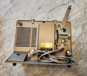 Vintage Argus Showmaster 500A 8mm Film Projector – Fully Functional - Picture 1 of 4
