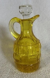 Vintage Yellow or Honey Amber color Pattern Glass Cruet Oil Bottle w/Stopper - Picture 1 of 7