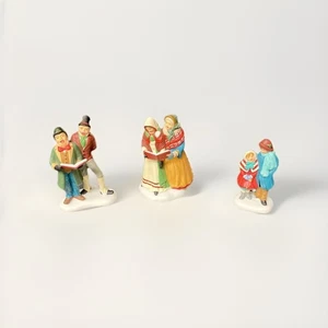 Juego de 3 accesorios Dept 56 Heritage Village “Christmas Carolers” 58631 con caja - Imagen 1 de 2