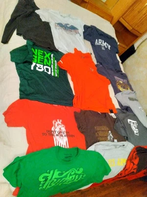 Lote de 11 camisetas medianas/grandes y 2 camisas de manga larga Foto 1 de 4