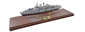 Forces of Valor 1:700 RN HMS Invincible Aircraft Carrier [Scafo completo], FOV953001A - Foto 1 di 5