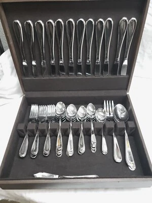 Oneida Flight Reliance Glossy 61 Pieces w/ Hardwood Silverware Chest USA - Image 1 of 4