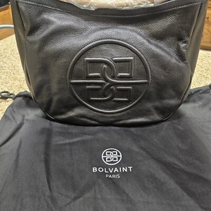 Bolso de Mano Bolvaint Rene Noir Motif Cuero Genuino, Nuevo, Precio de Venta sugerido por el fabricante: $2,500 - Imagen 1 de 11