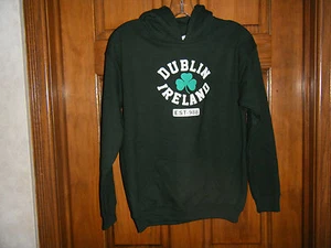 Boy's or Girl's Gildan Heavy Blend Dublin Ireland Shamrock Green Hoodie - Size L - Picture 1 of 2