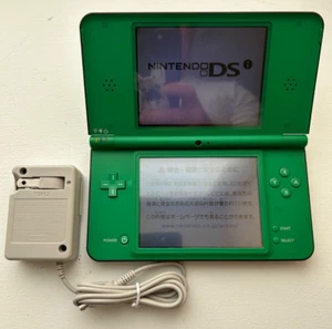 Nintendo DSi LL Verde BUEN ESTADO Versión Japonesa Juega Juegos EE. UU. - Imagen 1 de 3