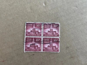 US. 1044. 10c. Independence Hall, Liberty Issue Block of 4 USED - Picture 1 of 2