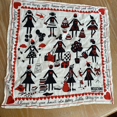 Lenço Moschino de seda lenço meninas corações pescoço tamanho 18"X18" vermelho preto marfim - Imagem 1 de 3