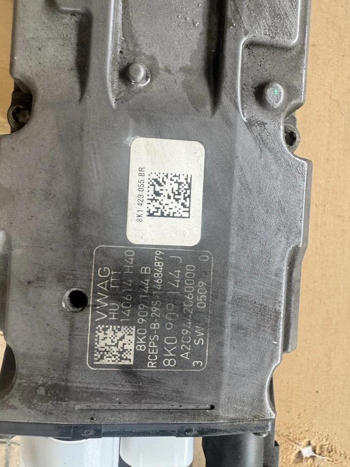 Barra de dirección Audi A5 2015 B8,5, código señal inverosímil Foto 1 de 4