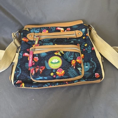 "Bolso Bandolera Lydia Mid" Lily Bloom "Sloth It To Me" 10’ x 12’ Multi Bolsillos Foto 1 de 4