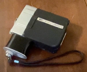 Macchina fotografica vintage Konica Compact 8 Hexanon con cinturino. Nero e argento. - Foto 1 di 5