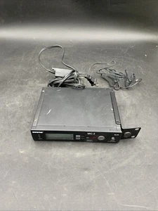 Shure SLX4 Wireless System - Picture 1 of 4