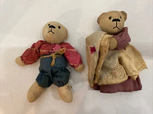 Zwei primitive Tammies Teddys Junge und Mädchen halten einen Vintage Quilt - Bild 1 von 12